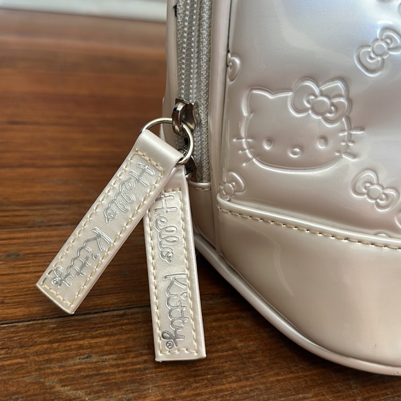 Hello Kitty Pearl Loungefly Designer Tote - Picture 4 of 16